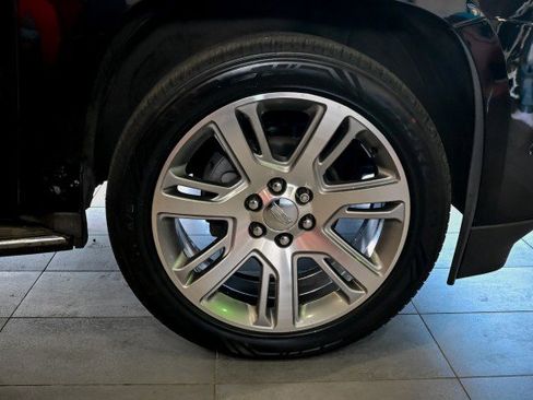 Used 2018 Cadillac Escalade ESV Luxury AWD/4WD image 48