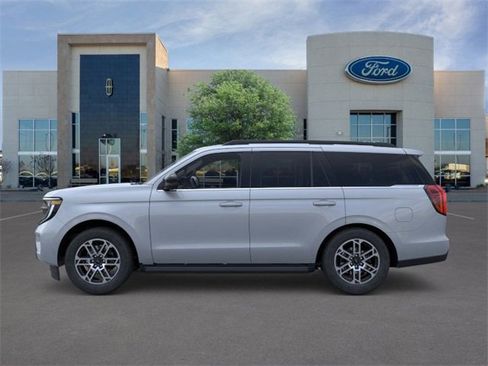 New 2025 Ford Expedition Active image 3