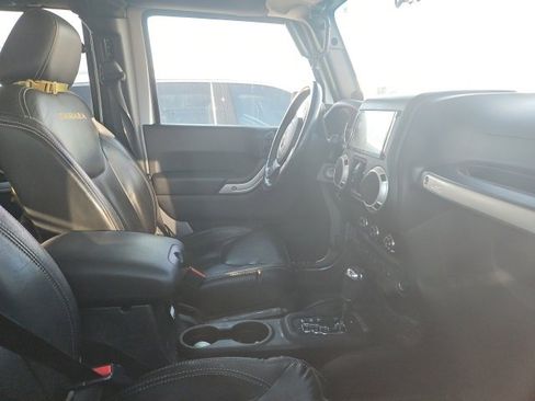 Used 2014 Jeep Wrangler Unlimited Sahara w/ Max Tow Package image 5