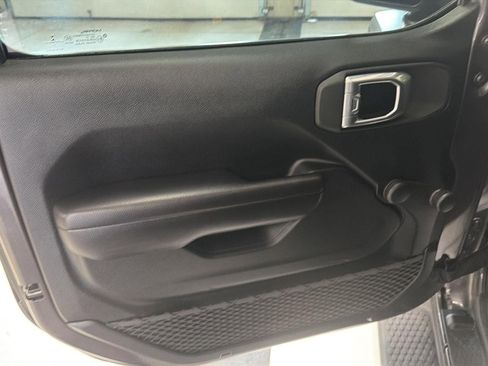 Used 2021 Jeep Wrangler Sport image 10