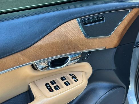 Used 2016 Volvo XC90 T6 Inscription w/ Vision Package AWD/4WD image 12