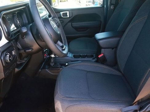 Used 2025 Jeep Wrangler Unlimited Sport AWD/4WD image 14