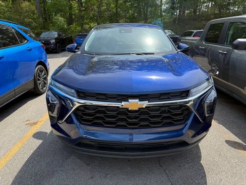 Used 2024 Chevrolet Trax LS w/ LS Convenience Package FWD image 6