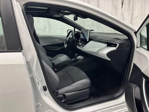 Used 2025 Toyota Corolla SE w/ SE Premium Package image 54