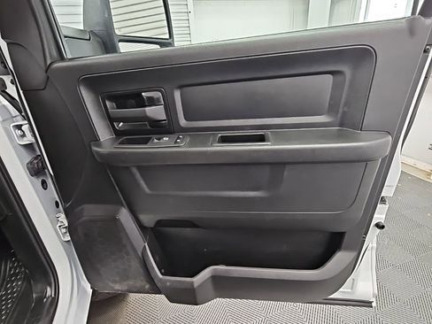 Used 2024 RAM 2500 Tradesman w/ Chrome Appearance Group image 37