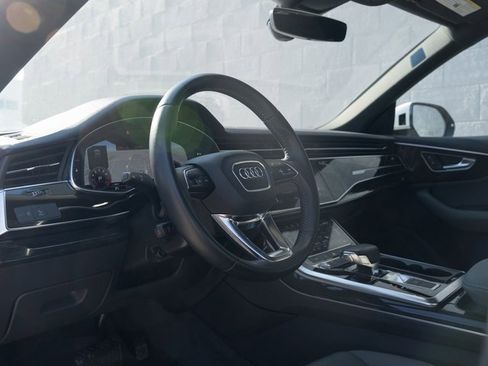 Used 2019 Audi Q8 Premium Plus w/ Premium Plus image 4