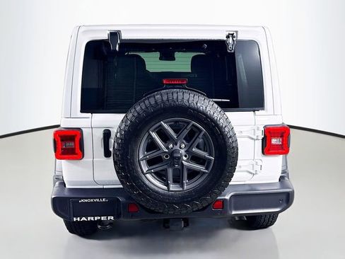 Used 2025 Jeep Wrangler Sport S image 8