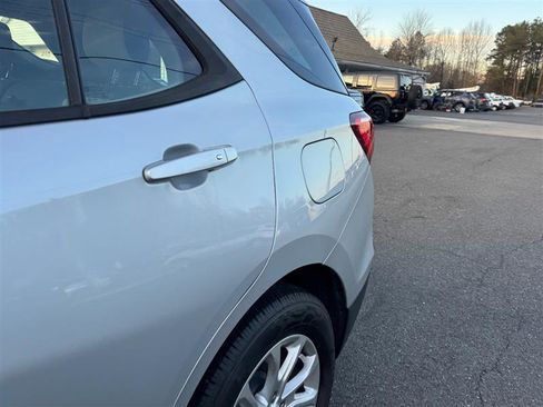 Used 2018 Chevrolet Equinox LS image 12