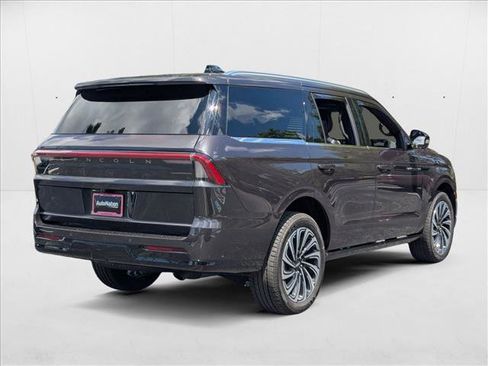 New 2025 Lincoln Navigator Black Label image 2