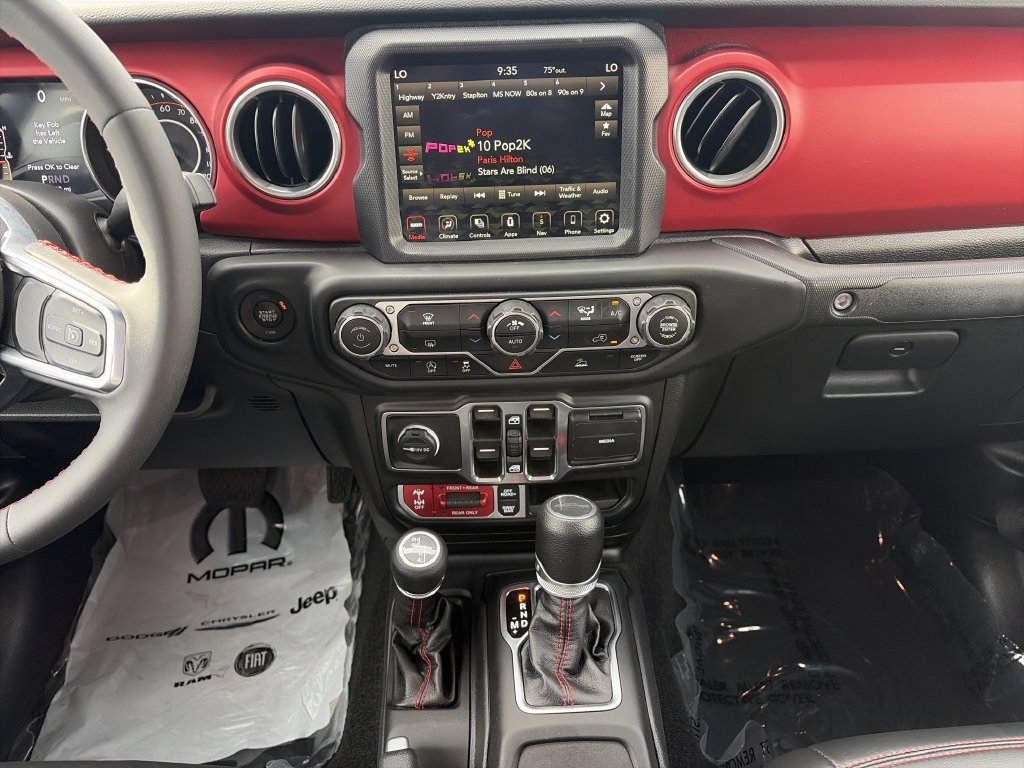 Used 2023 Jeep Gladiator Rubicon AWD/4WD image 15