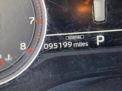 Used 2022 Mitsubishi Outlander SE image 11