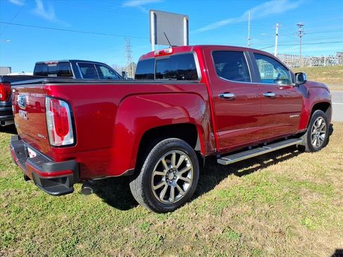 Used 2017 GMC Canyon Denali image 8