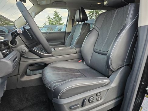 Used 2025 INFINITI QX80 Sensory AWD/4WD image 25