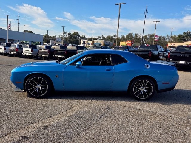 Used 2016 Dodge Challenger R/T Scat Pack w/ Leather Interior Group RWD image 4