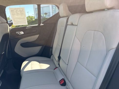 Certified 2026 Volvo XC40 B5 Plus AWD/4WD image 32