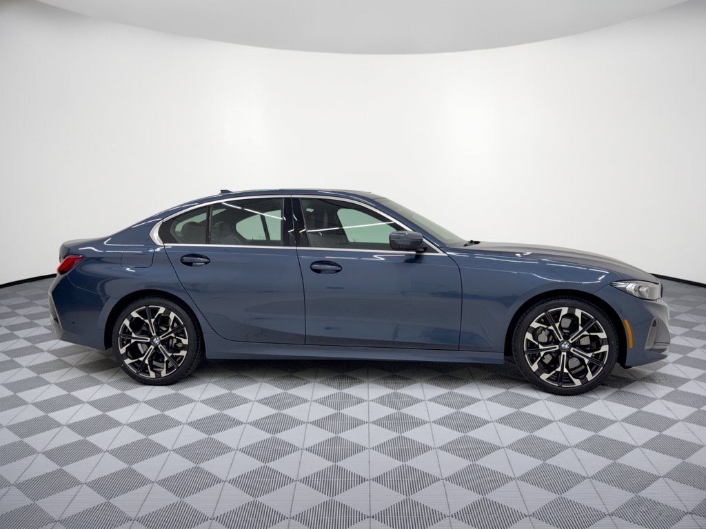 Certified 2025 BMW 330i Sedan RWD image 8