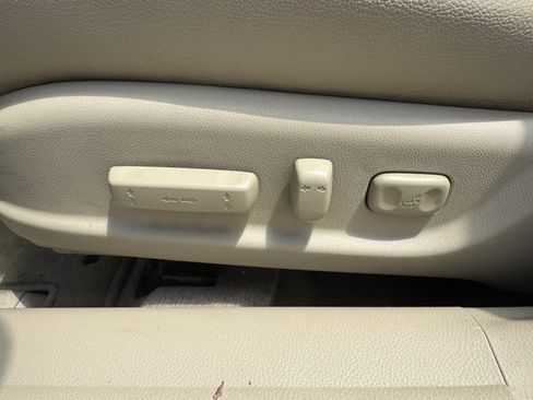 Used 2011 Honda Accord EX-L image 11