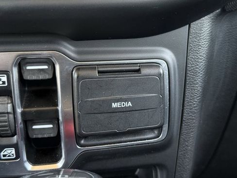 Used 2023 Jeep Gladiator Sport AWD/4WD image 23