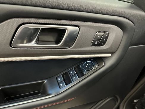 Used 2025 Ford Explorer ST image 30
