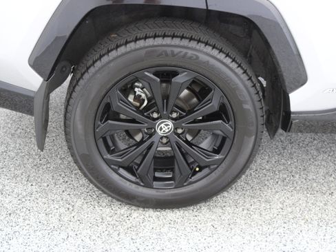 Used 2022 Toyota RAV4 SE w/ Convenience Package AWD/4WD image 6