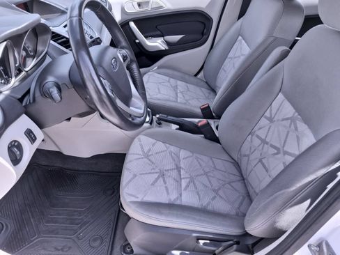 Used 2013 Ford Fiesta SE FWD image 16