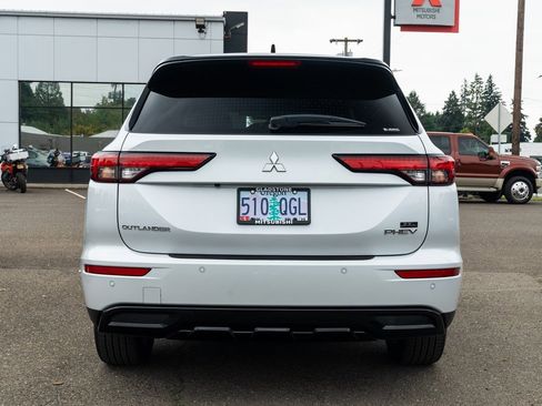 Used 2025 Mitsubishi Outlander SEL Black Edition image 5