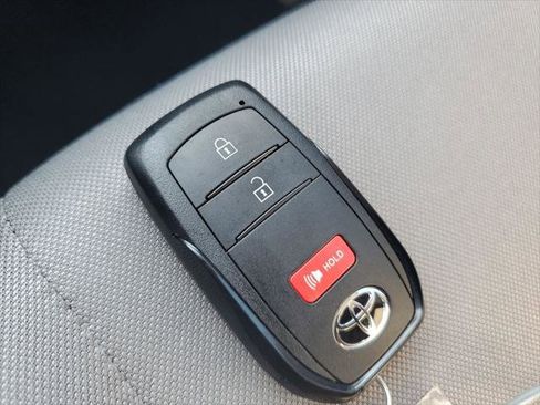 Certified 2023 Toyota Venza LE AWD/4WD image 28