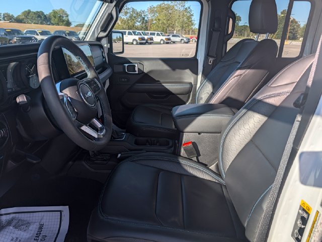 Used 2024 Jeep Wrangler High Altitude AWD/4WD image 9