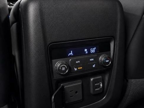 Used 2023 Buick Enclave Avenir w/ Avenir Technology Package AWD/4WD image 40