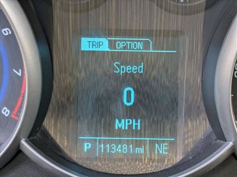 Used 2016 Chevrolet Cruze LT w/ Technology Package FWD image 8