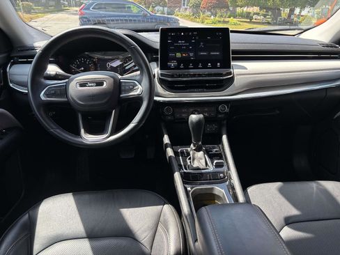 Used 2022 Jeep Compass Limited image 10