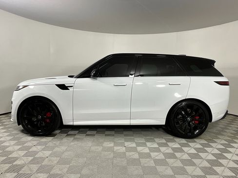 Used 2025 Land Rover Range Rover Sport Dynamic SE image 2