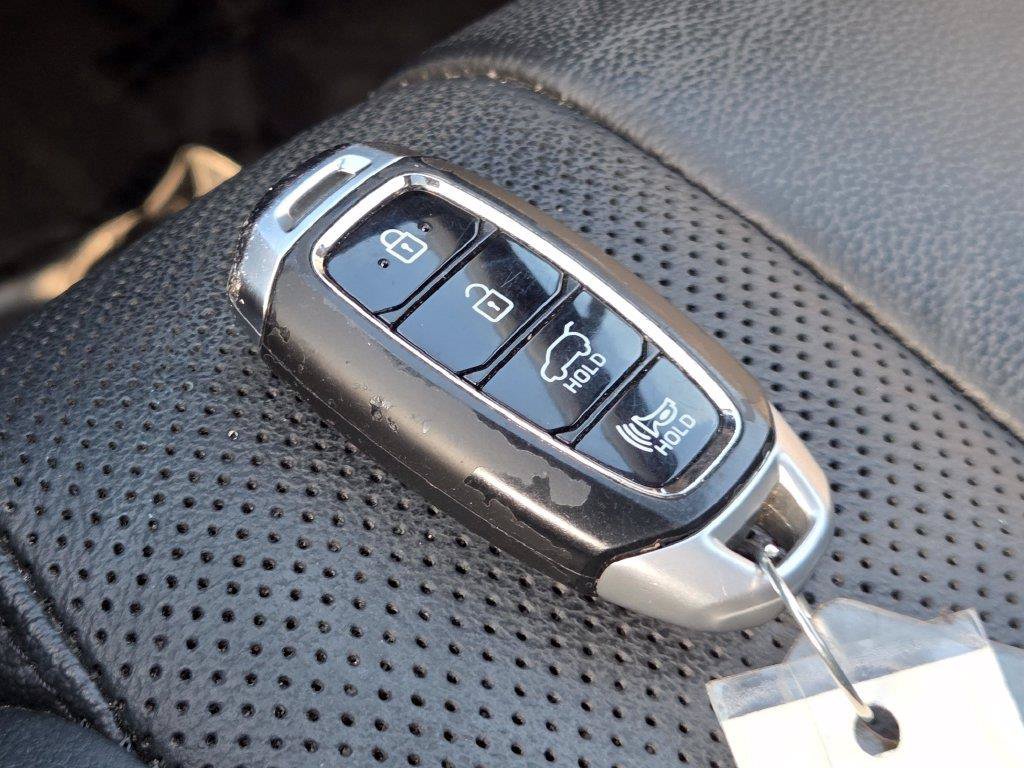 Used 2020 Hyundai Santa Fe Limited AWD/4WD image 37