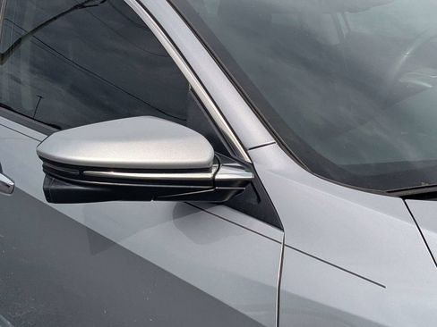 Used 2017 Honda Civic Touring image 11