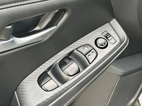 Used 2025 Nissan Sentra SV w/ All-Weather Package FWD image 15