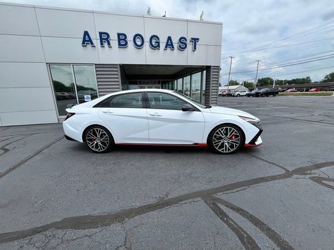 Used 2022 Hyundai Elantra N FWD image 8