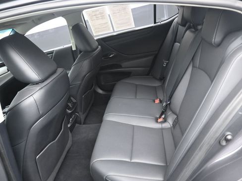 Used 2022 Lexus ES 350 w/ Premium Package image 10