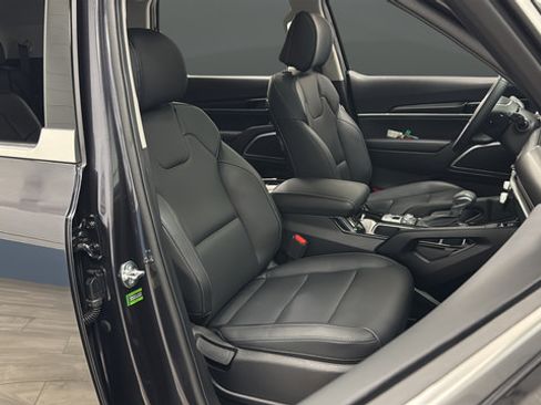 Used 2025 Kia Telluride S AWD/4WD image 23