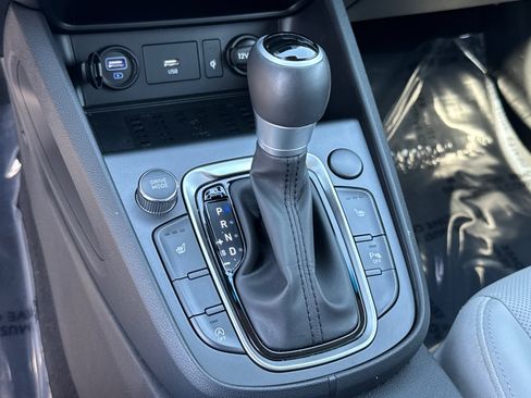 Used 2023 Hyundai Kona Limited image 31