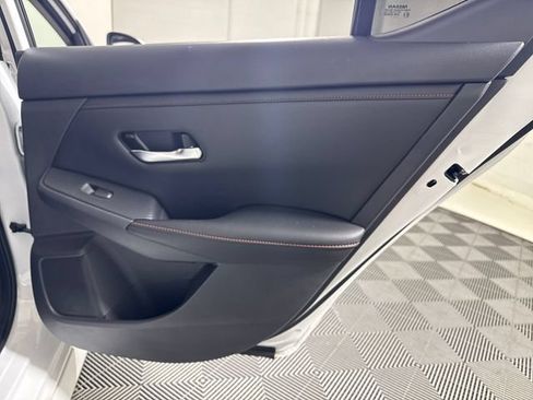 Used 2022 Nissan Sentra SR w/ SR Premium Package FWD image 18