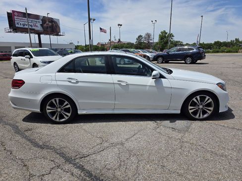 Used 2016 Mercedes-Benz E 350 Sedan w/ Premium Package image 4