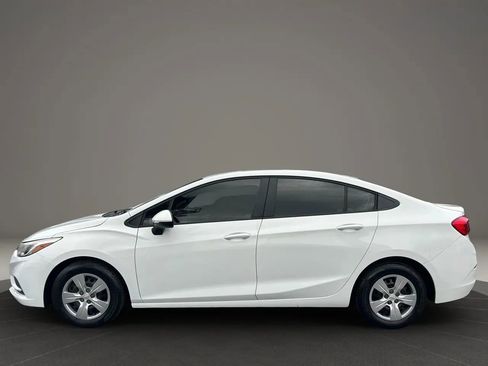 Used 2018 Chevrolet Cruze LS image 5