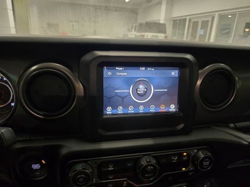Used 2023 Jeep Wrangler Unlimited Sport AWD/4WD image 23
