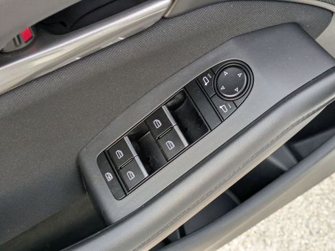 Used 2021 MAZDA MAZDA3 s image 11