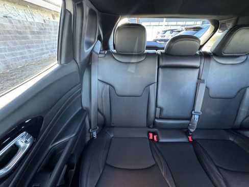 Used 2025 Jeep Compass Trailhawk image 37