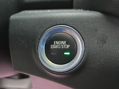 Used 2023 GMC Terrain SLT image 18