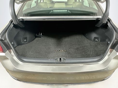 Used 2019 Lexus ES 300h Ultra Luxury FWD image 30