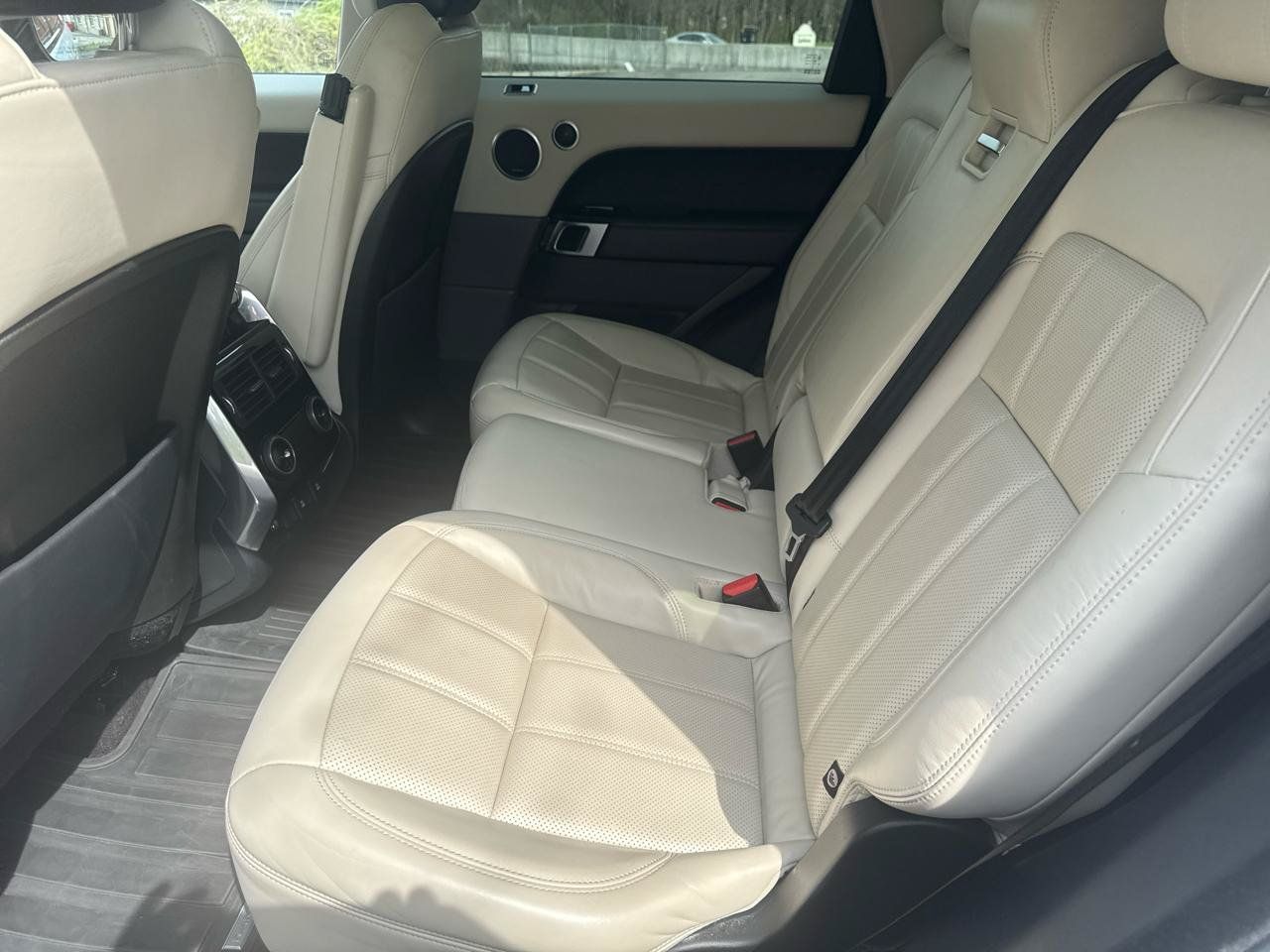 Used 2018 Land Rover Range Rover Sport HSE AWD/4WD image 8