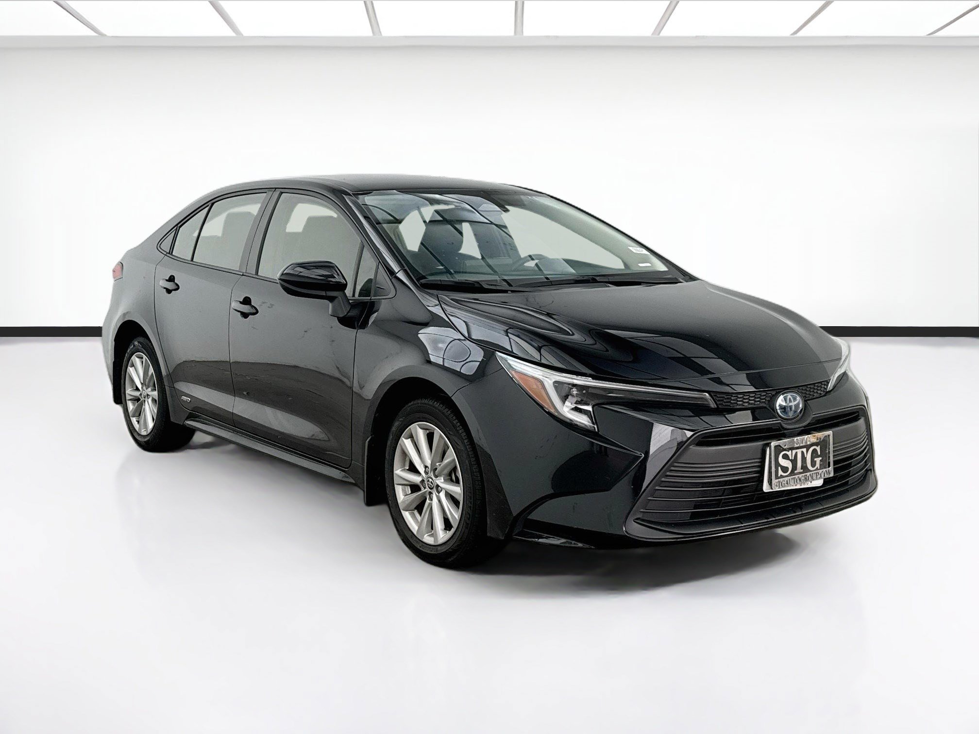 Used 2024 Toyota Corolla LE w/ LE Convenience Package AWD/4WD image 3