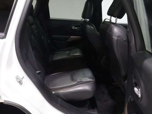 Used 2018 Jeep Cherokee Limited w/ High Altitude Package AWD/4WD image 23